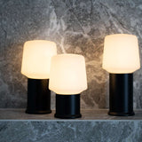 Schwarzer London Base Sockel aus pulverbeschichtetem Stahl, verschiedene Höhen, industrielles Design | Ambience - London base - White 10 | SACKit