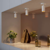 Weiße runde Deckenleuchte Expo Ceiling aus Aluminium mit schlichtem Design und warmem Licht.