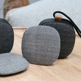 Go Front Lautsprecherfront in Chrome X aus hochwertigem Stoff von Gabriel, rechteckig und schlank.