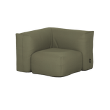 Wasserabweisende Schutzhülle in Sand für ein Soft Sofa Outdoor als Eckelement von sackit zum Schutz vor Wind und Wetter im nordischen Außenbereich