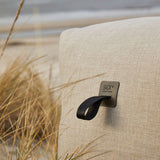 Ecksofa Soft Sofa Outdoor in Kirra Sand mit weichen Polstern und praktischem Haltegriff.