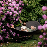 Cobana Hammock in Cobana Grey mit schwarzem Aluminiumgestell, als Hängematte und Sonnenliege. | Cobana Hammock - Kirra Indigo Taupe | SACKit
