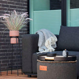 Schwarzes Cobana Lounge Sofa Corner mit pulverbeschichtetem Aluminiumrahmen und klaren skandinavischen Linien. | Cobana Lounge Sofa - Corner - Kirra Olive | SACKit