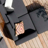 Schwarzes Cobana Lounge Sofa mit Eckmodul aus pulverbeschichtetem Aluminiumrahmen und Olefin - Fasern. | Cobana Lounge Sofa - Corner - Kirra Olive | SACKit