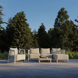 Kirra Lounge Chair in sandfarbenem Olefin - Gewebe mit pulverbeschichtetem Aluminiumrahmen, modernes Outdoor - Design | Kirra Lounge Chair - Kirra Sand | SACKit