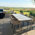 Taupefarbener Kirra Dining Table mit Keramikplatte und pulverbeschichtetem Aluminiumgestell, 210x90 cm, Outdoor.