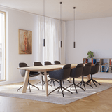 Schwarzer Chair no. One S2 Esszimmerstuhl mit Aluminium-Drehfuß und Lederpolsterung.