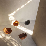 Chair no. One S2 Terra Black mit poliertem Aluminium - Drehfuß und gepolstertem Lederbezug | Chair no. One S2 Polished Swivel - Luna Walnut Mit Rückholfunktion | SACKit