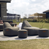 Cobana Junior Lounge Chair und Pouf in grauem Olefin-Stoff, formstabil und wasserabweisend.