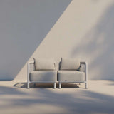 Kirra Lounge Sofa 2 - Sitzer in sandfarbenem Olefinstoff mit pulverbeschichtetem Aluminiumrahmen, modernes Outdoor - Design | Kirra Lounge Sofa - 2 seater - Kirra Noir | SACKit