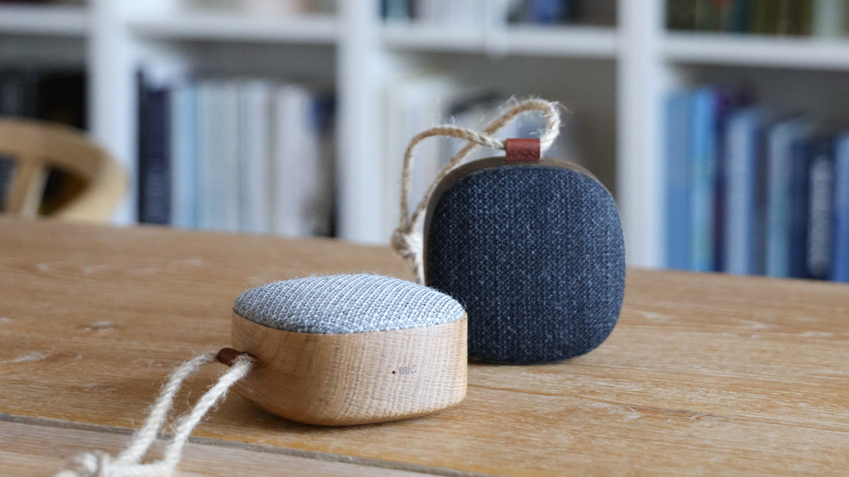 Go Wood - Smoked Oak - Wiederaufladbarer Bluetooth-Lautsprecher in edlem Holzrahmen