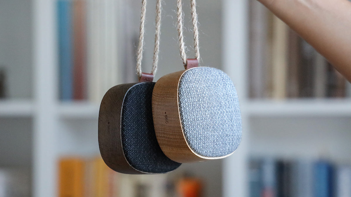 Go Wood - Smoked Oak - Wiederaufladbarer Bluetooth-Lautsprecher in edlem Holzrahmen