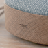 Kompakter Go Wood Lautsprecher mit Rahmen aus geräuchertem Eichenholz und grauer KVADRAT Stoffbespannung | Go Wood - Natural Oak | SACKit