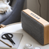 Move Wood Bluetooth-Lautsprecher mit Natur-Eichenholzrahmen und grauer KVADRAT Textilbespannung
