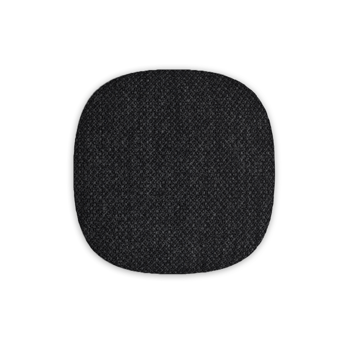 Go Front Lautsprecherfront in dunklem Coal X Stoff von Kvadrat, rechteckig und schlank. | Go Front - Coal X | SACKit