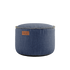 Runder Cobana Pouf in Kirra Indigo mit robustem, wasserabweisendem Stoff und handgenähten Details.
