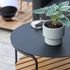 Schwarzer Aluminium - Couchtisch mit quadratischer Teakholzablage, modernes Outdoor - Design | Patio Sofa Table - Ø70 - Ohne Accessory Fit | SACKit