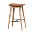 Nordic Bar Stool aus massiver Eiche mit Terra Safari Leder und schwarzer Fußstütze, 73 cm hoch | Nordic Bar Stool - Oak - 73 cm Terra Safari | SACKit