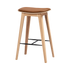 Nordic Bar Stool in Terra Safari Leder mit Eichenholz und schwarzer Stahlfußstütze, 68 cm hoch | Nordic Bar Stool - Oak with stitches - 68 cm Terra Safari | SACKit