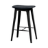 Schwarzer Nordic Barhocker aus massivem Eichenholz mit Terra Black Lederpolster, 68 cm hoch. | Nordic Bar Stool - Black Stained Oak - 68 cm Terra Black | SACKit