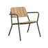 Kirra Patio Lounge Chair in Olive mit pulverbeschichtetem Aluminium und FSC - zertifiziertem Teakholz, entspannte Sitzposition. | Kirra Patio Lounge Chair - Olive | SACKit