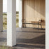 Kirra Patio Bench in Noir mit pulverbeschichtetem Aluminiumgestell und Teakholz - Sitzfläche, Outdoor - Bank. | Kirra Patio Bench - Noir | SACKit