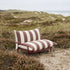 Mollis Lounge Chair in Renesse Chestnut mit pulverbeschichtetem Aluminiumrahmen und klaren Linien für den Außenbereich | Mollis Lounge Chair - Renesse Chestnut | SACKit