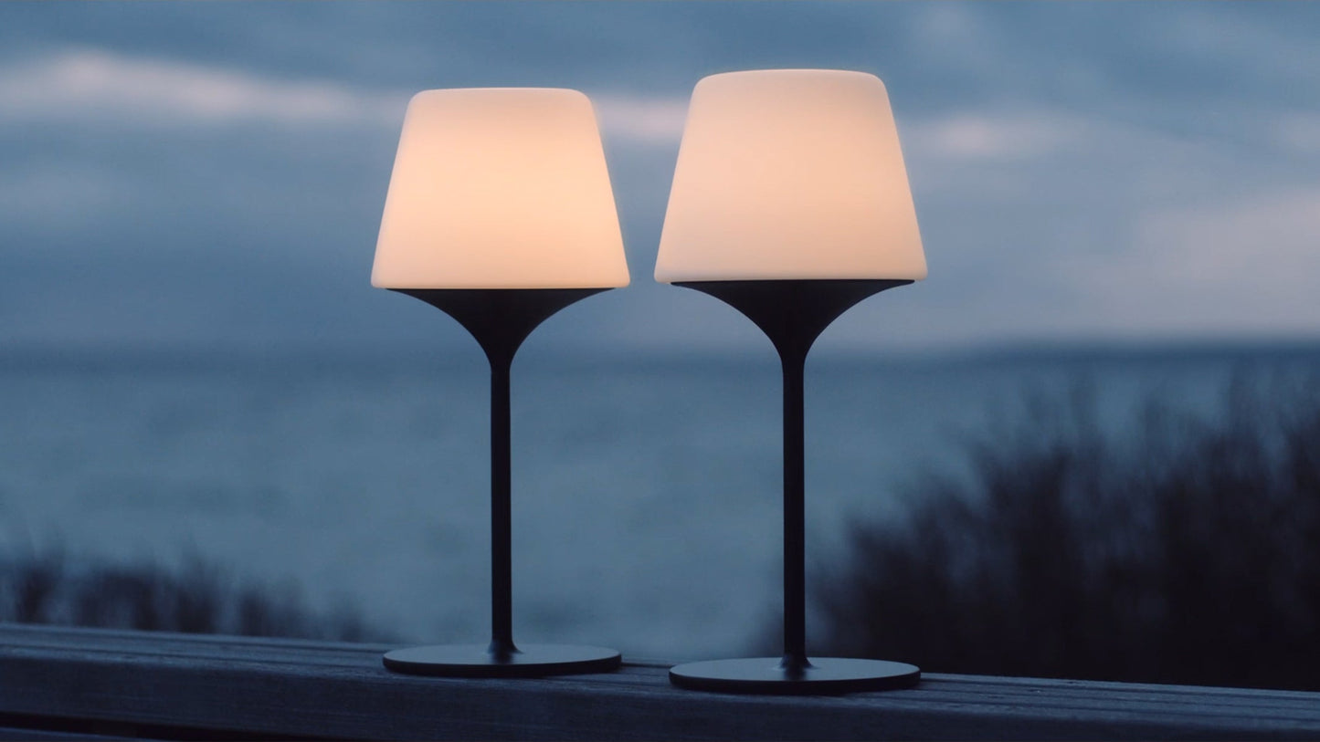 Ambience - Lamp Intelligent & Aalborg base - Innen-/Außenleuchte mit Sockel aus Glas und Stahl