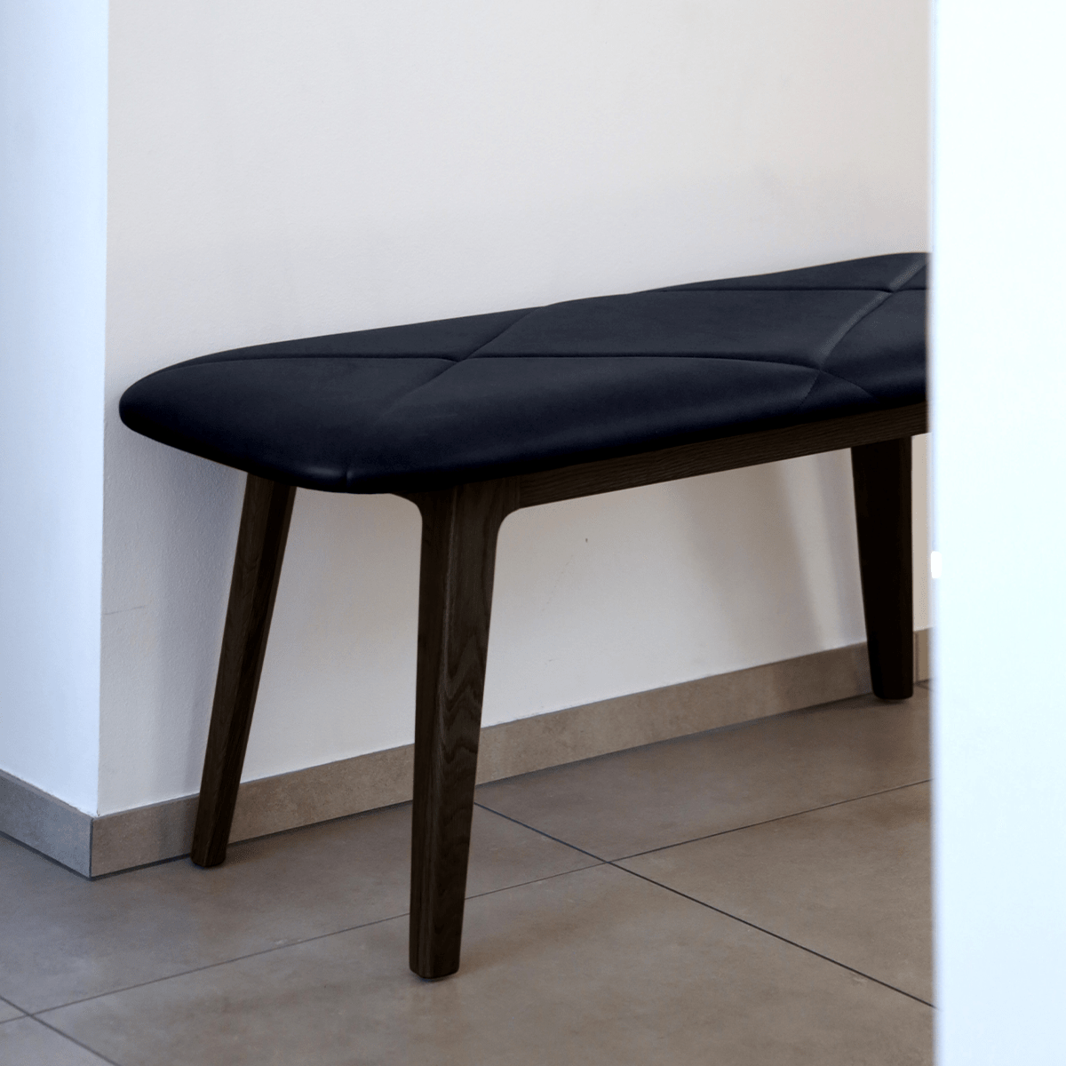  | Nordic Bench - Dark Stained Oak - Terra Black | SACKit