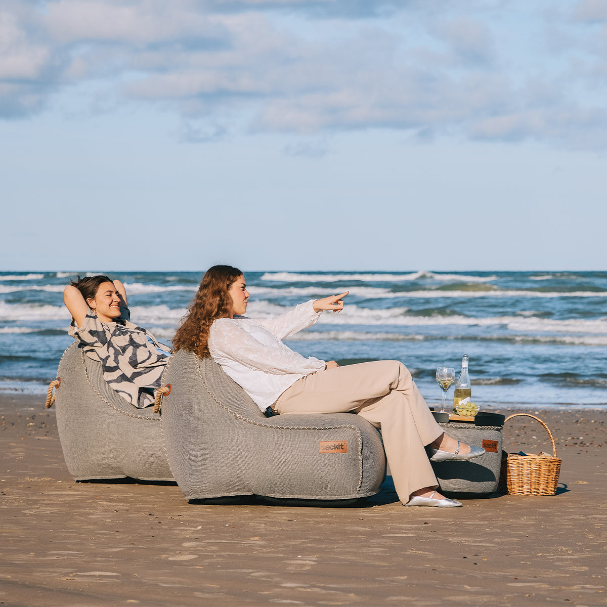 Cobana Lounge Chair & Pouf - Der Sitzsack für drinnen und drauβen mit Hocker