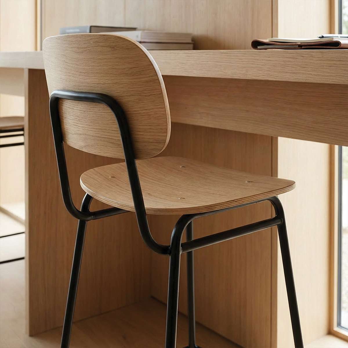 Frame Bar Stool - Wood w/backrest | Frame Bar Stool - Wood w/backrest - 73 cm Black Stained Oak | SACKit