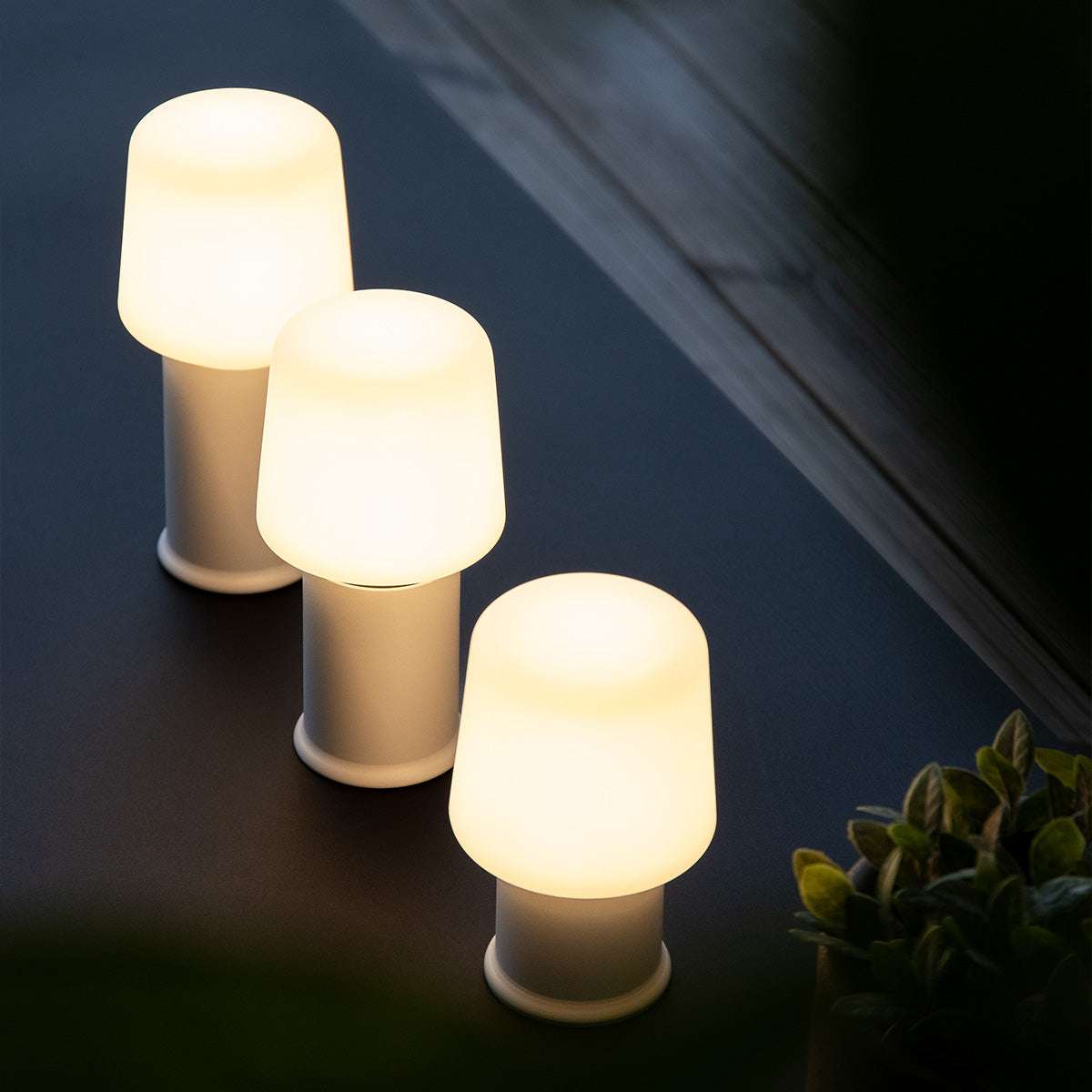 Weißer London Base Sockel aus pulverbeschichtetem Stahl in verschiedenen Höhen für Lamp Intelligent | Ambience - London base - White 10 | SACKit
