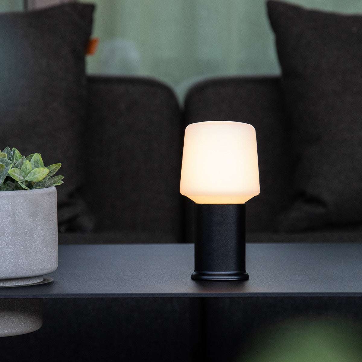 Schwarzer London Base Sockel aus pulverbeschichtetem Stahl, Höhe 84 mm, für Ambience Lampenserie | Ambience - London base - White 10 | SACKit