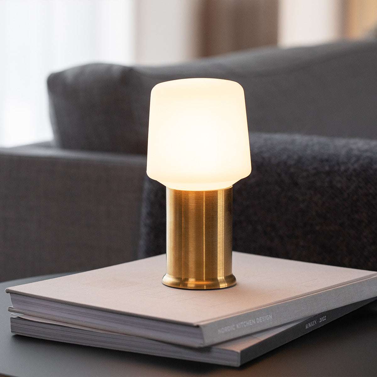 London Base Sockel aus gebürstetem Messing, mittlere Größe, für Lamp Intelligent, modernes Design | Ambience - London base - White 10 | SACKit