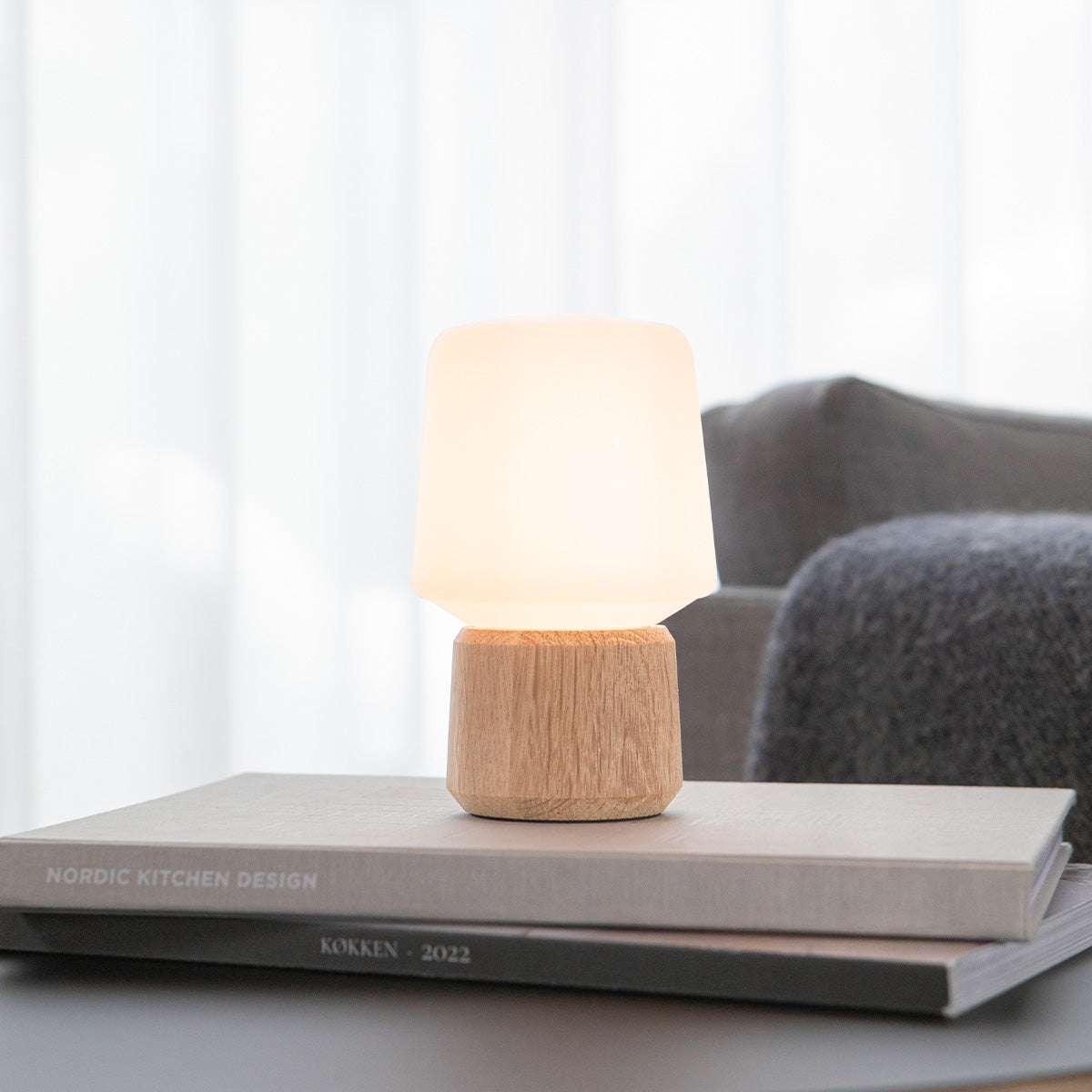 Ambience Lamp Intelligent+ mit Oslo Base aus FSC - zertifiziertem Eichenholz, Größe 5, natürliche Farbe | Ambience - Lamp Intelligent+ & Oslo base - 10 | SACKit
