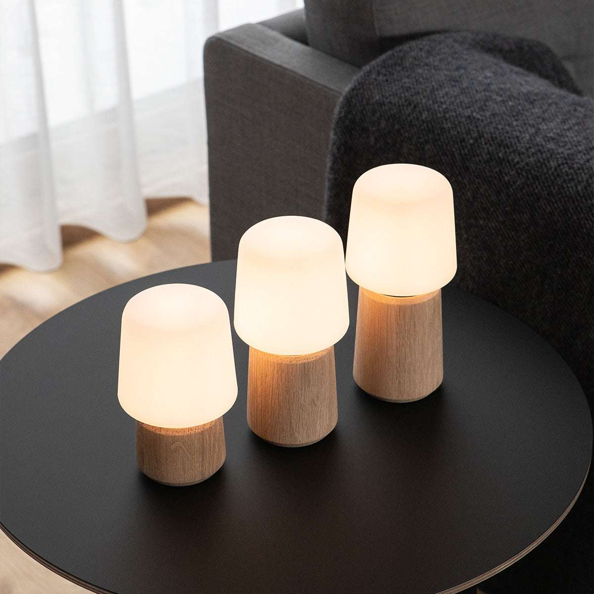 Ambience Lamp Intelligent+ mit Oslo Base aus FSC - Eichenholz in Größe 8, skandinavisches Design, Innenleuchte | Ambience - Lamp Intelligent+ & Oslo base - 10 | SACKit
