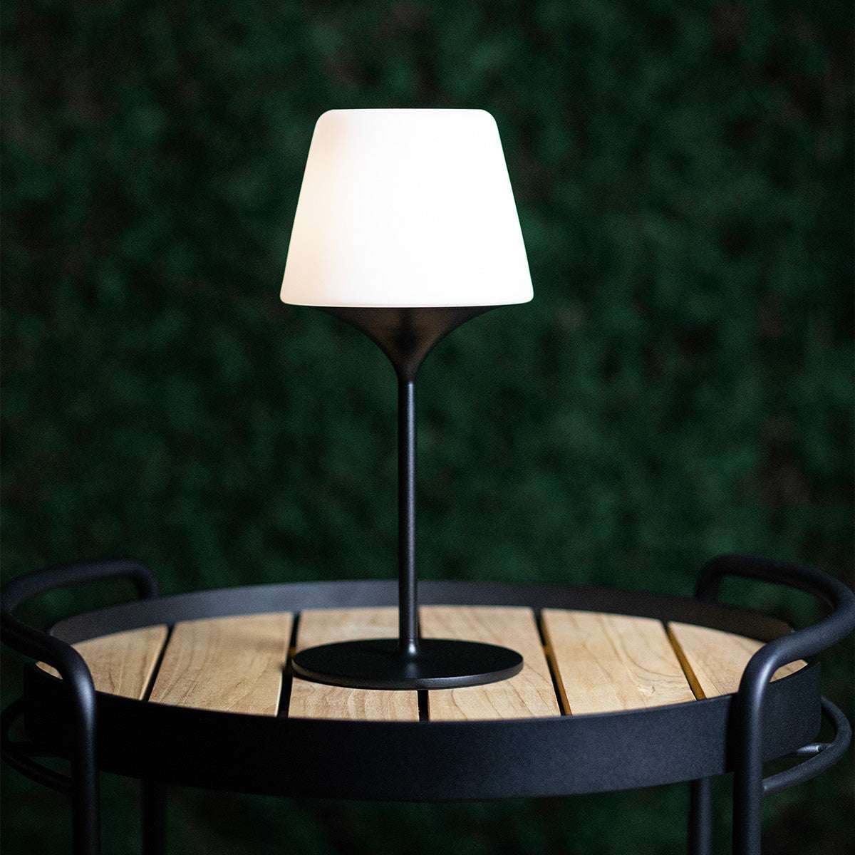 Ambience Lamp Intelligent+ mit Aalborg Edelstahlbasis und frostsicherem Opalglas, 35 cm hoch, outdoor geeignet | Ambience - Lamp Intelligent+ & Aalborg base - | SACKit