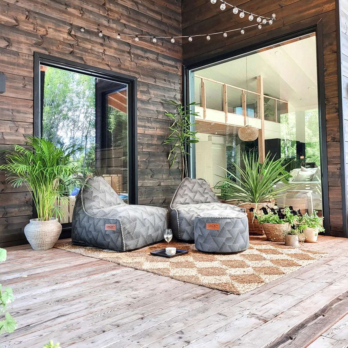 Schwarzer Pouf Noir in runder Form mit Jacquard - Stoffbezug, limitierte Edition von SACKit. | Pouf Noir - Limited Edition - | SACKit