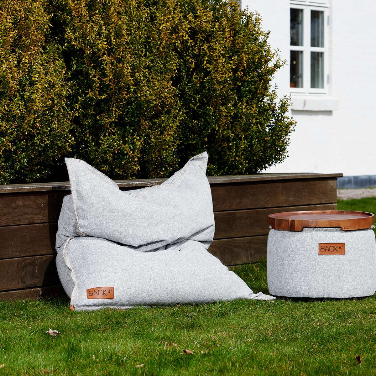 Cobana Beanbag Sækkestol i grått stoff med rund, myk form, egnet for inne og utebruk. | Cobana Beanbag - Cobana Rose | SACKit