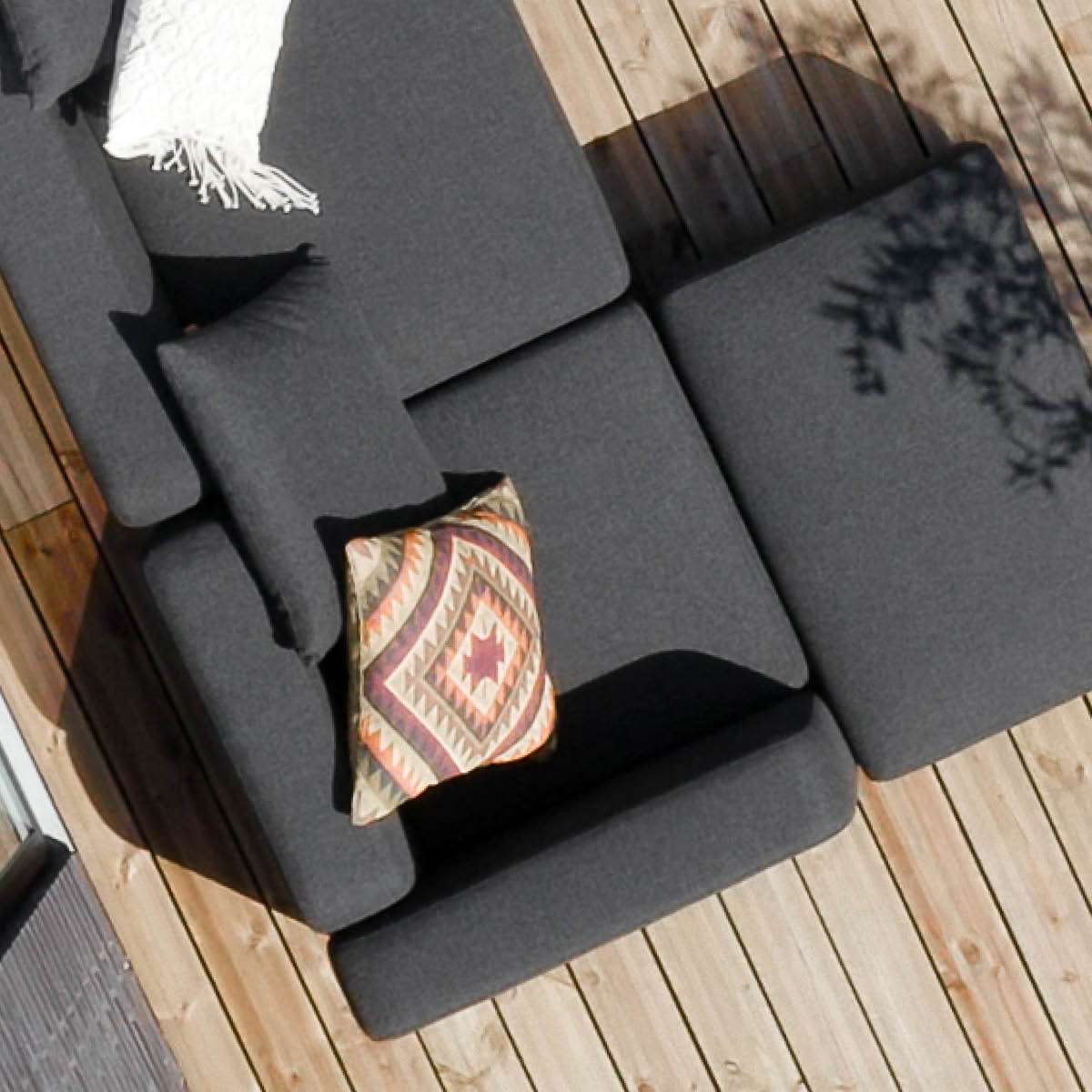 Schwarzes Cobana Lounge Sofa mit Eckmodul aus pulverbeschichtetem Aluminiumrahmen und Olefin - Fasern. | Cobana Lounge Sofa - Corner - Kirra Olive | SACKit