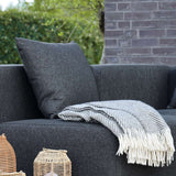 Schwarzes Cobana Cushion Kissen aus wasser - und UV - beständigem Olefin für Outdoor - Sofa. | Cobana Cushion - Kirra Olive | SACKit