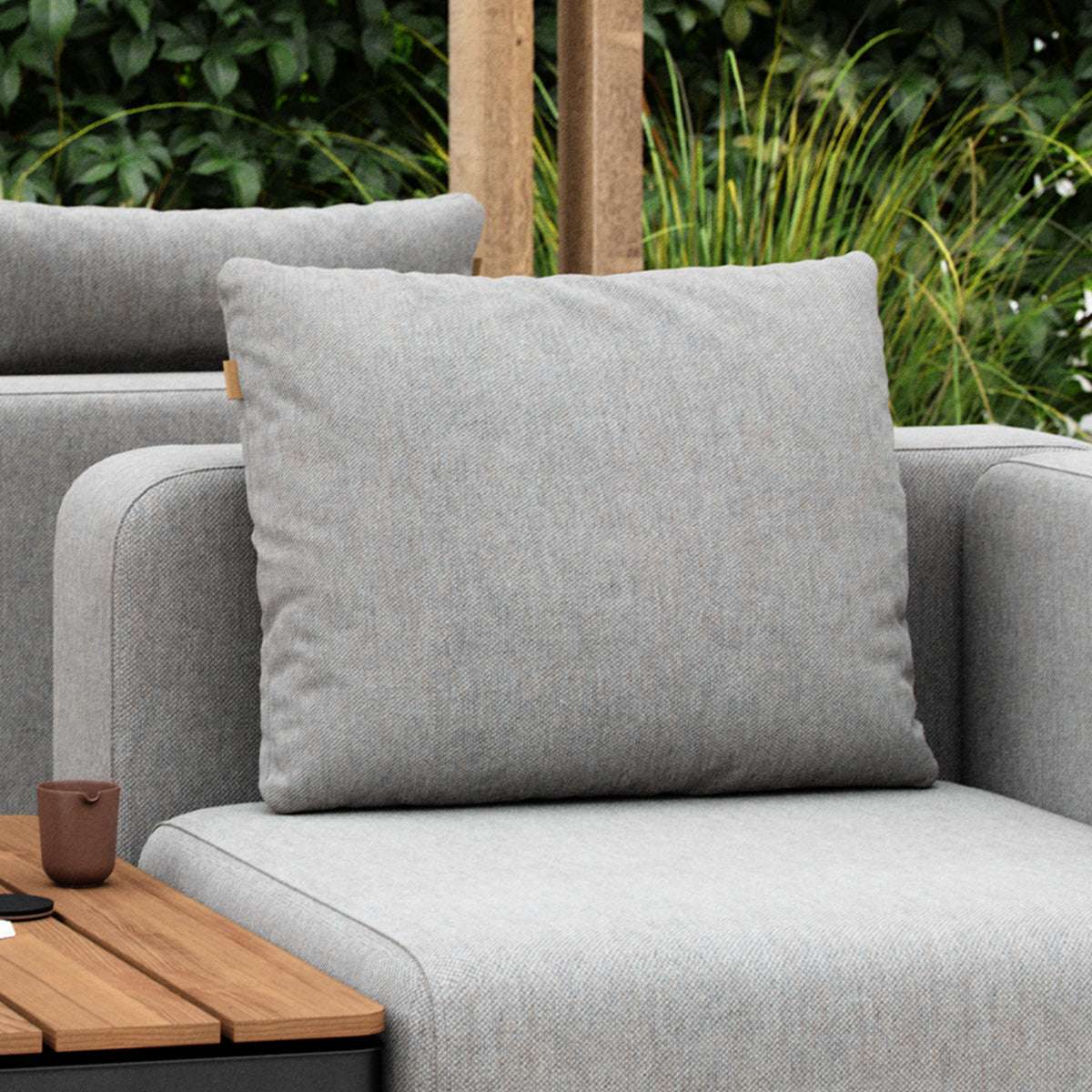 Schwarzes Cobana Cushion Kissen aus wasser - und UV - beständigem Olefin für Outdoor - Sofa. | Cobana Cushion - Kirra Olive | SACKit