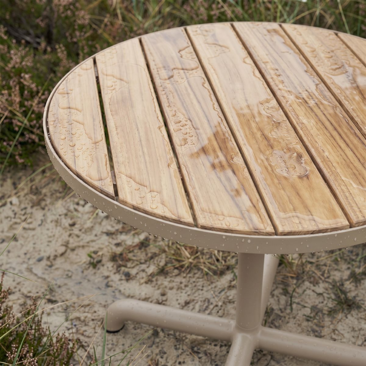 Kirra Cafe Table Taupe & 2 Patio Chair No. One - SACKit Gartenmöbel-Cafe Set