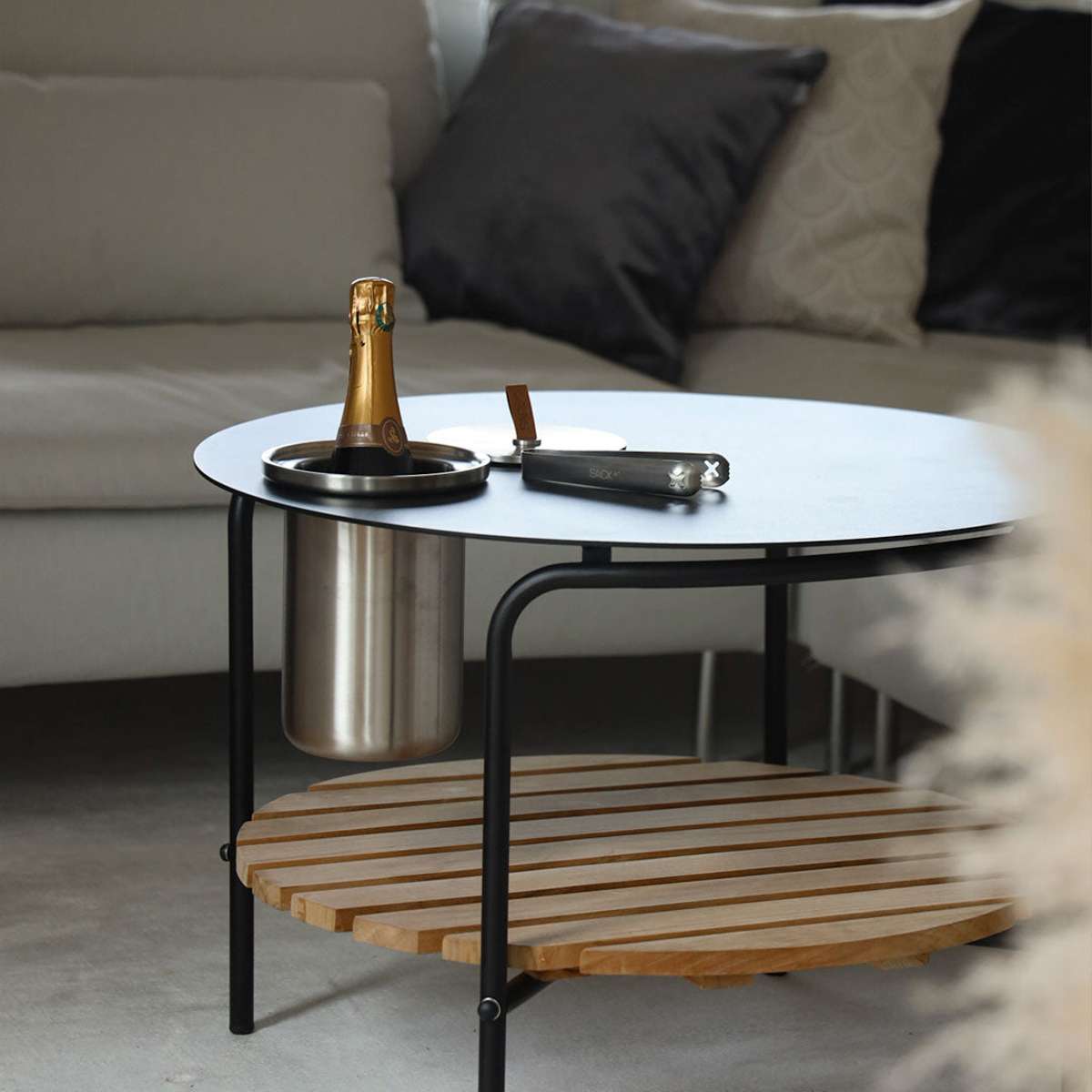 Eleganter Weinkühler aus poliertem Edelstahl mit Ledergriff und Deckel, für Innen - und Außenbereich. | Wine Cooler - Ø14 - | SACKit