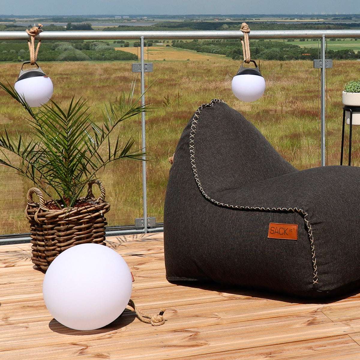 Runde SACKit Light 250 Außenlampe aus Hart - Polyethylen mit Hanfseilgriff und IP67 Schutz. | Light 250 - | SACKit