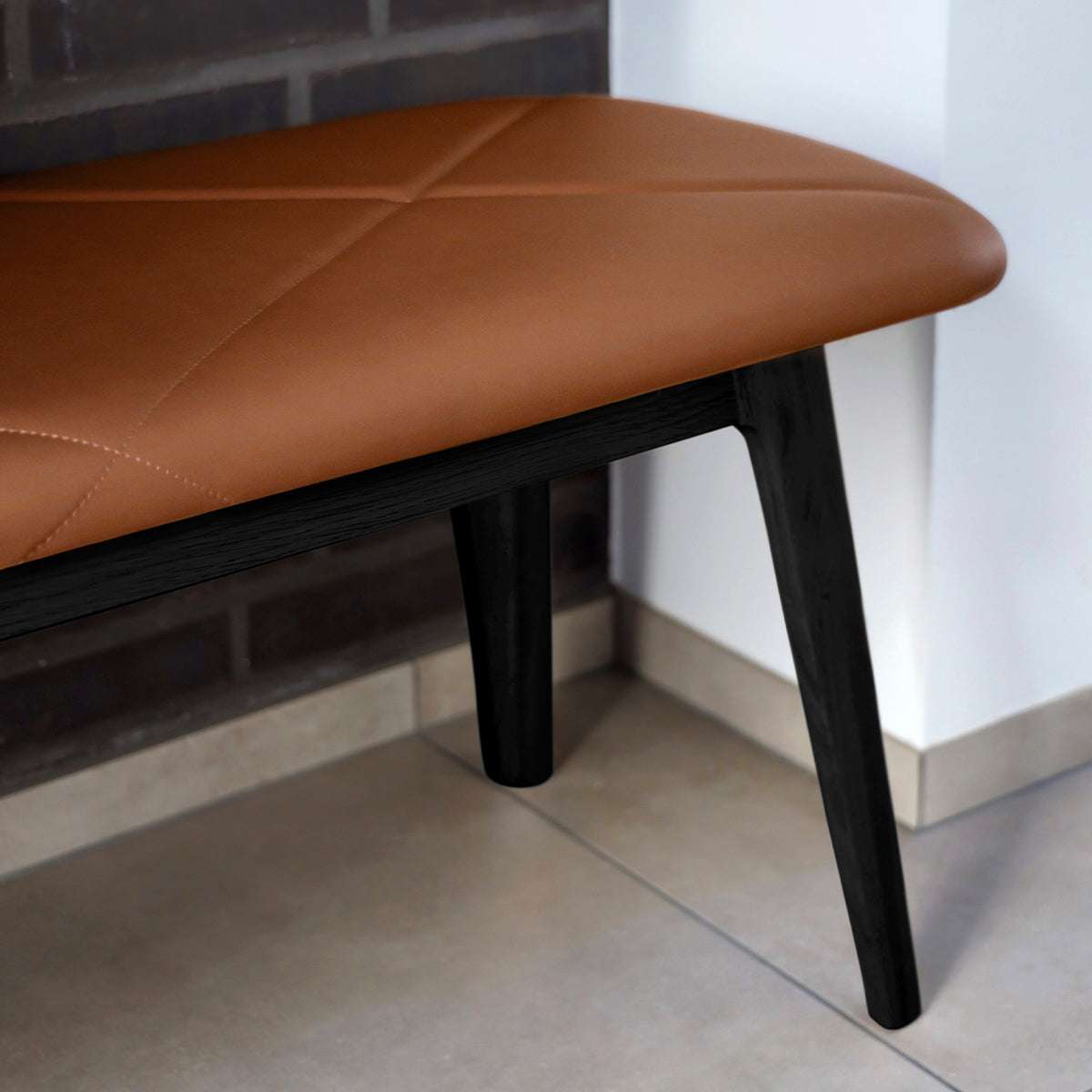 Nordic Bank aus massivem Buchenholz mit schwarzem Terra-Lederpolster, schlichtes dänisches Design