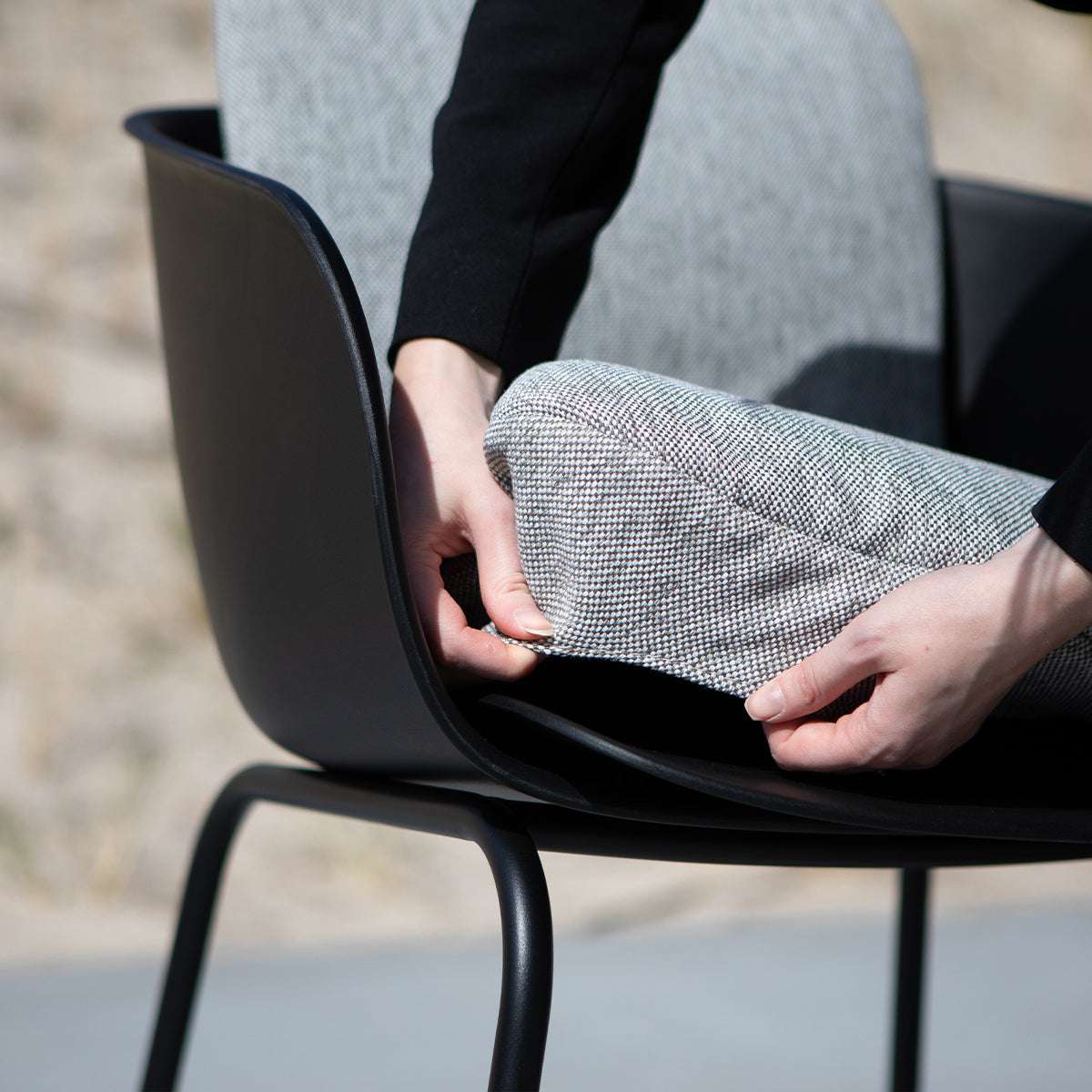 Patio Chair no. One mit Cobana Sand Melange Outdoor - Kissen, rechteckig, weich gepolstert. | Patio Chair no. One - Cushion Full - Cobana Sand Melange | SACKit