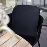 Taupefarbener Patio Chair no. One S2 mit schwarzem pulverbeschichtetem Stahlgestell für den Außenbereich | Patio Chair no. One S2 - Olive/Black | SACKit