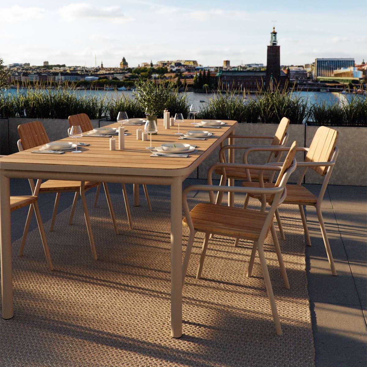 Kirra Dining Table 210x90 aus pulverbeschichtetem Aluminium und unbehandeltem Teakholz in Taupe, Outdoor - Esstisch. | Kirra Dining Table 210x90 - Noir | SACKit
