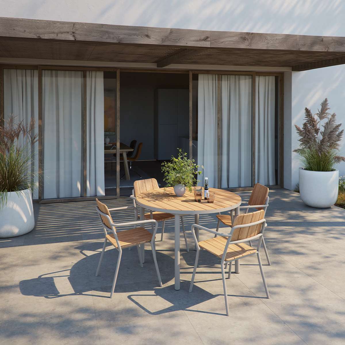 Runder Kirra Dining Table Ø110 aus pulverbeschichtetem Aluminium und Teakholz in Taupe, Outdoor - Esstisch | Kirra Dining Table Ø110 - Noir | SACKit